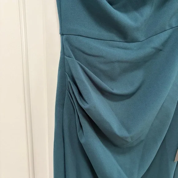 Lulus Marvelous Entrance NWT size XS Emerald Green Pleated Strapless Maxi Dress